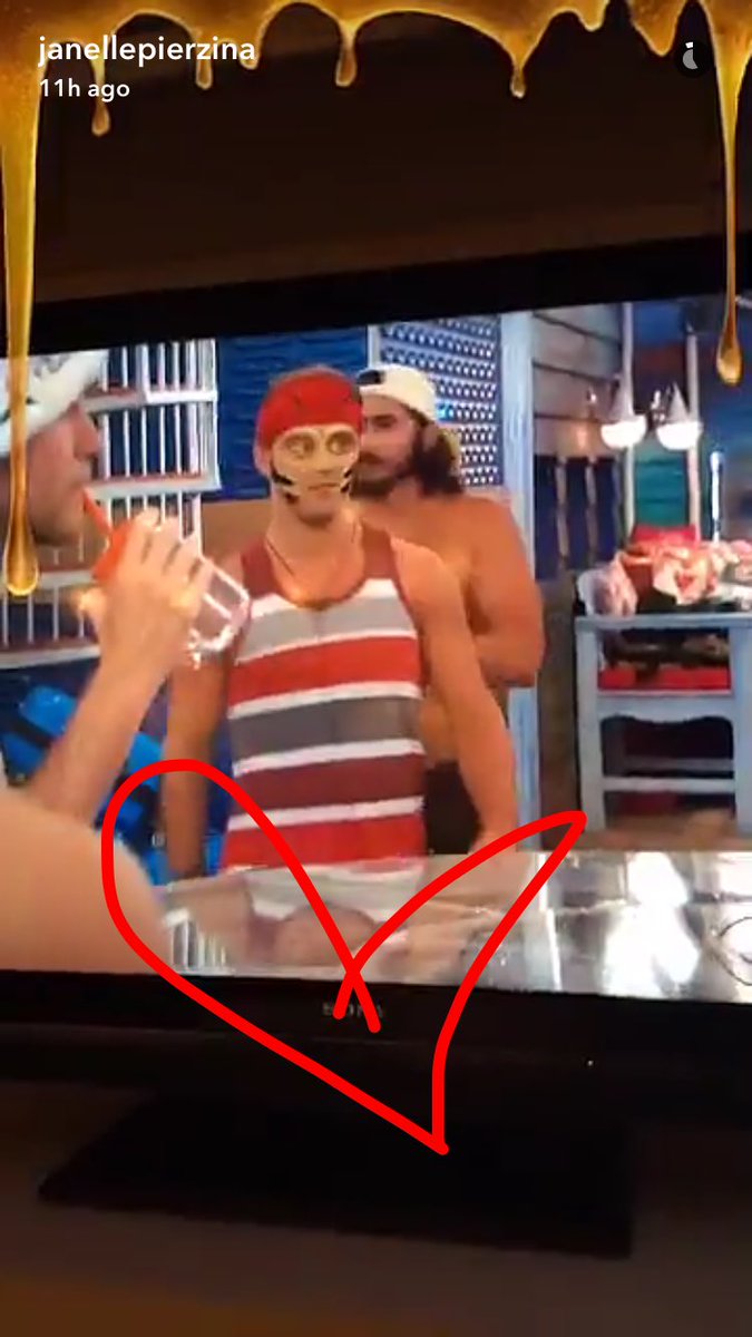 BB_Bromo's tweet photo. Queen @JanellePierzina - She did that 😂😂😂 #BB18 #BBPaulie #DoucheTypeThing #BBNicole #BBJanelle #BigBrother https://t.co/m3Bk6ZqlC7