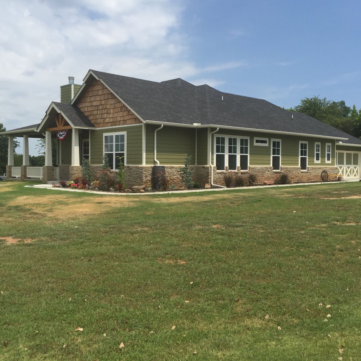 candcbuildersok's tweet photo. Craftsman? Yes, please! Contact us soon! We are ready to get started on yours! #norman #candcbuilders #buildcustom https://t.co/dwVKccJbPF