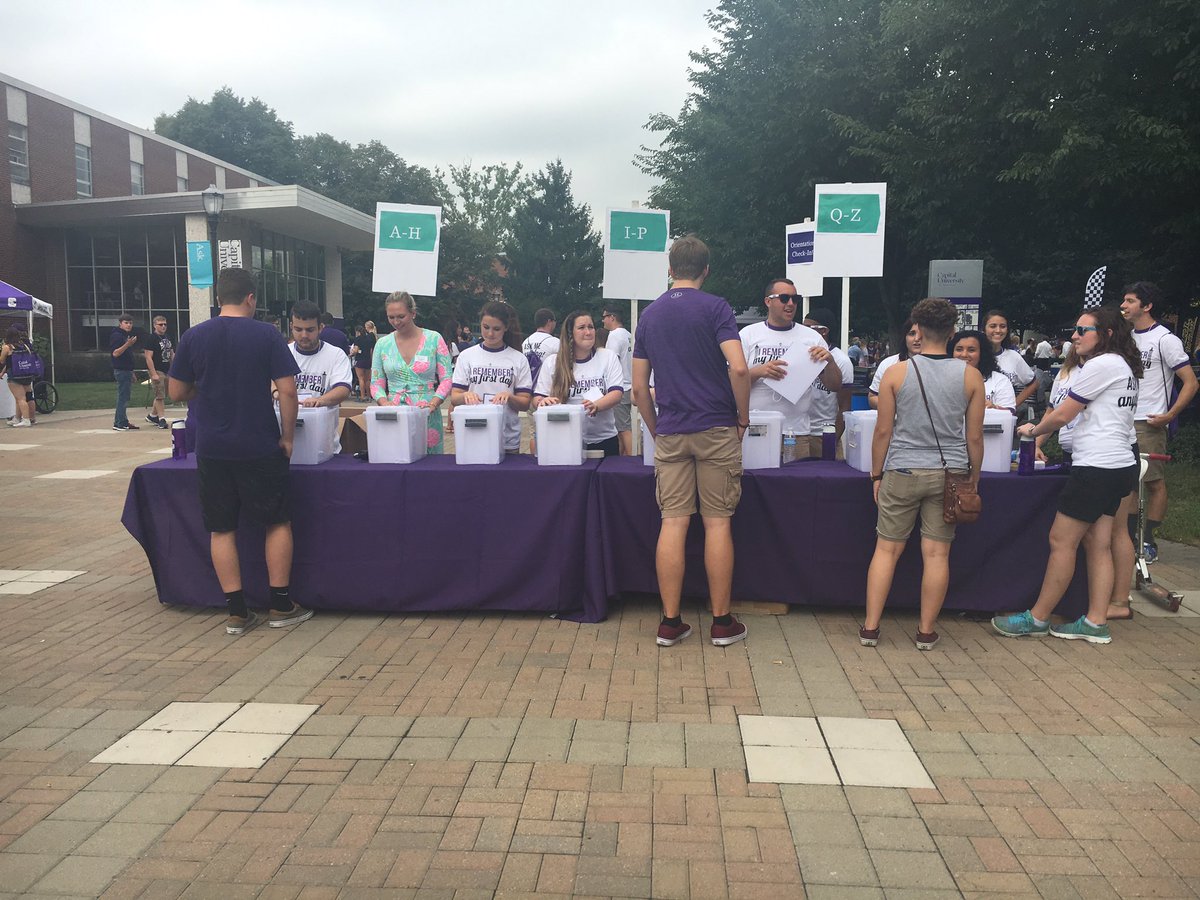 CapitalSCE's tweet photo. Our 2016 Orientation Leaders working hard at check-in for #MoveToCap16! https://t.co/OuZWD4RZhU