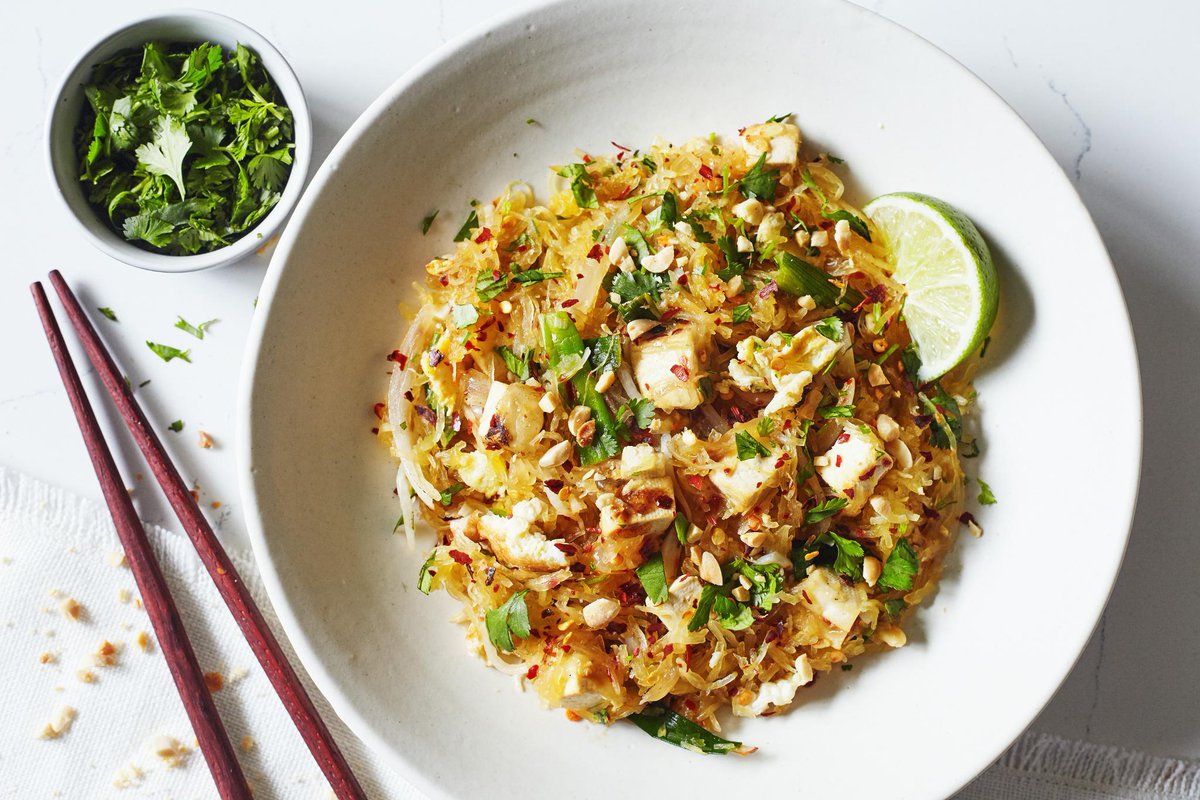 Thehammerchisel's tweet image. Who needs takeout when you can make Pad Thai at home? Try this recipe with spaghetti squash:
bchbody.life/2bASZkF
