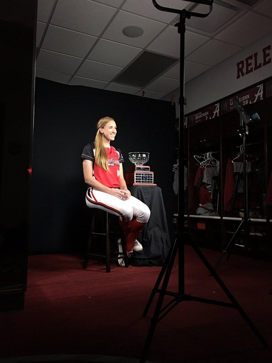 ScrapYardSB's tweet photo. Monica is up! @monicaabbott @profastpitch #championshipseries #2016npf https://t.co/1li339a7Eq