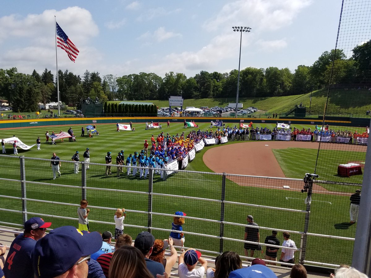 BGEastLL's tweet photo. Opening ceremonies @LittleLeague https://t.co/FyN9sZGpTA