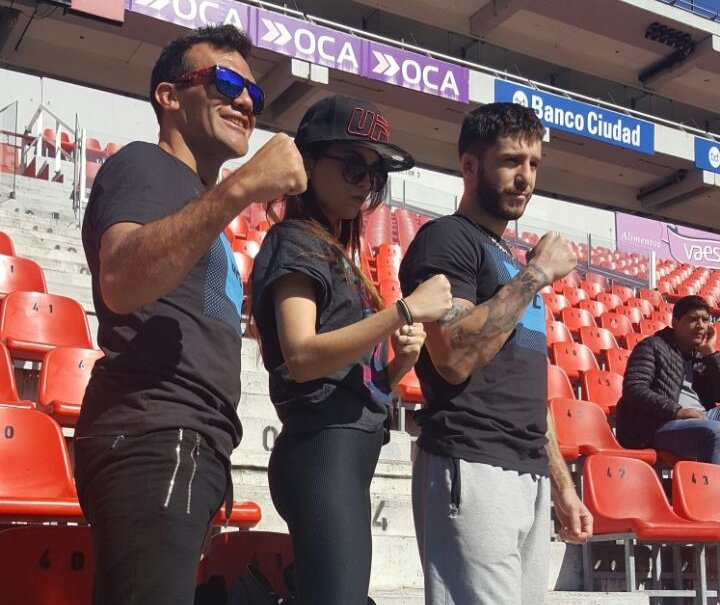pulpolatam's tweet photo. Tour #TUFLatinoamerica 3 | @MarceRojoMMA y Javier Ganín en @Independiente grabando para @PuraQuimica #pulpodeviaje https://t.co/XcVOpaR1at