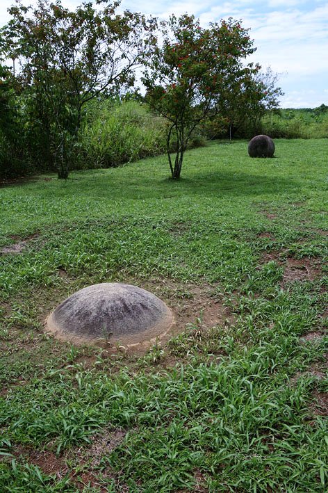 山田英春 今でもバナナ農園の土の中に埋まっているコスタリカの石球 コスタリカはかつてアメリカのユナイテッド フルーツ社 現チキータ に実質的に支配されていた