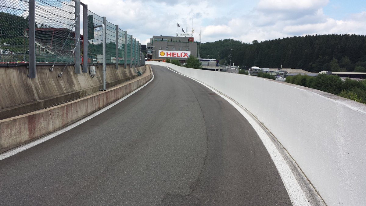 AlessandroSala1's tweet photo. #newsf1 #Spa2015 "la Pista"...@Graftechweb @marcoasfalto @JVilladelpratF1 @RaulMolinaRecio @atodaf1 @saba_giuseppe https://t.co/4H2jvOqhu7