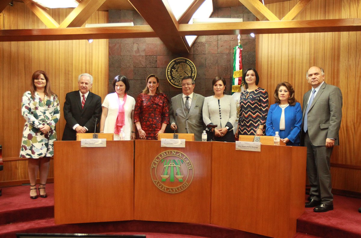 Firmé un convenio con <a href="/TAgrarios/">Tribunales Agrarios</a>, que dará certeza jurídica al patrimonio de los mexicanos que migran a #EUA.