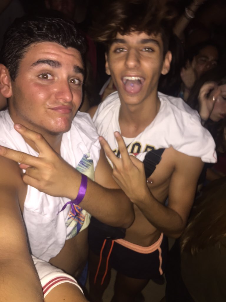 hakanianos_of's tweet photo. #MaximaOpenAirTour @maximafm_radio #MaximaOpenAir16 https://t.co/8IDBYF1HsU