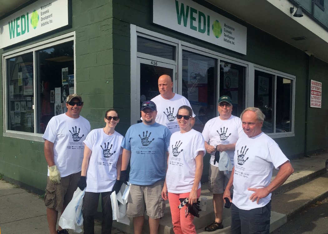 cbreUpstateNY's tweet photo. CBRE|Buffalo was happy to help @WEDIBuffalo clean up nearly a mile of Grant Street for #DOC2016BFLO https://t.co/KCbddaHaMP