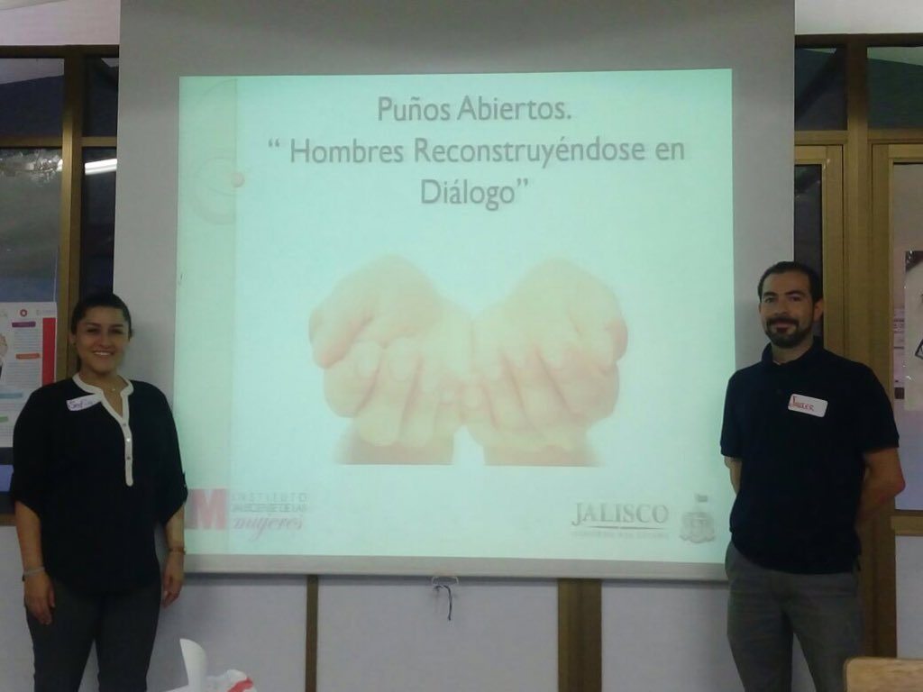 Cobaej11's tweet photo. Nos sumamos a #NosotrosPorEllas con el taller impartido por @mujerjal @pacoayon @COBAEJALISCO @idolinacosiog @ https://t.co/ItIzLiajCQ