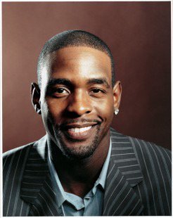 allicat1104's tweet photo. #TBT to my first Man Crush. So glad social media wasn't around  when I was Stalking you in 90's @realchriswebber https://t.co/ekqKBa4qko