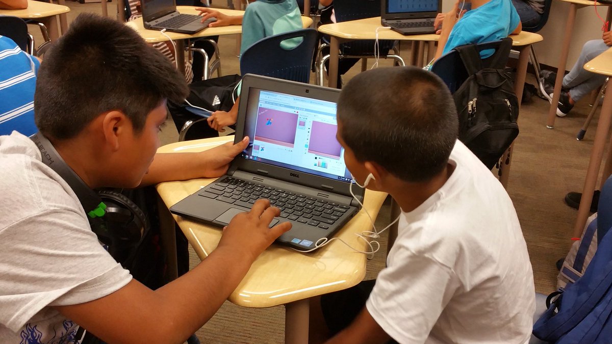techteacher88's tweet photo. Pnacate Technology Ss are eating up @Scratch and @GoogleCSFirst! #pumatech #pumaway #scholarplus https://t.co/Wm3J6DQnEs