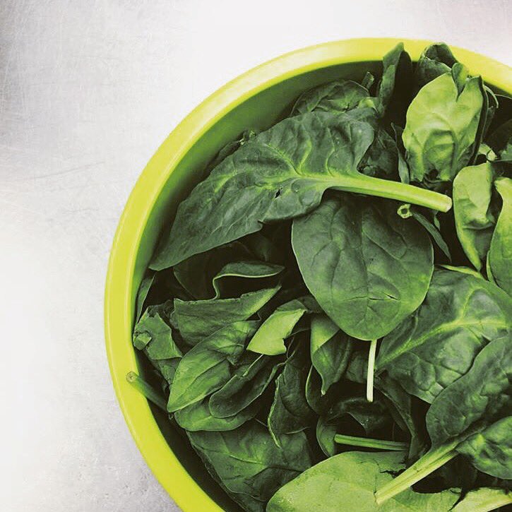 We add spinach to our green juices because it's high in niacin &amp; zinc, as well as vitamins A, C, E &amp; K.
#LA #socal