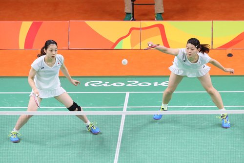 Line News Twitter પર 日本初 高橋 松友ペアが金メダルを獲得 バドミントン女子ダブルス Line News T Co 8nvq7ai6km 世界ランキング1位の高橋礼華 松友美佐紀ペアが2 1で激戦を制し 金メダルを獲得