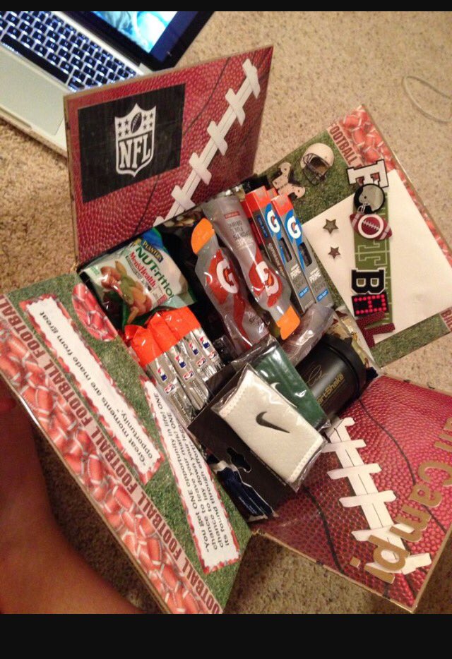 lilchocolatefem's tweet image. Why i want a gf that plays basketball 😍👑💅🏀👭 (ignore the football)