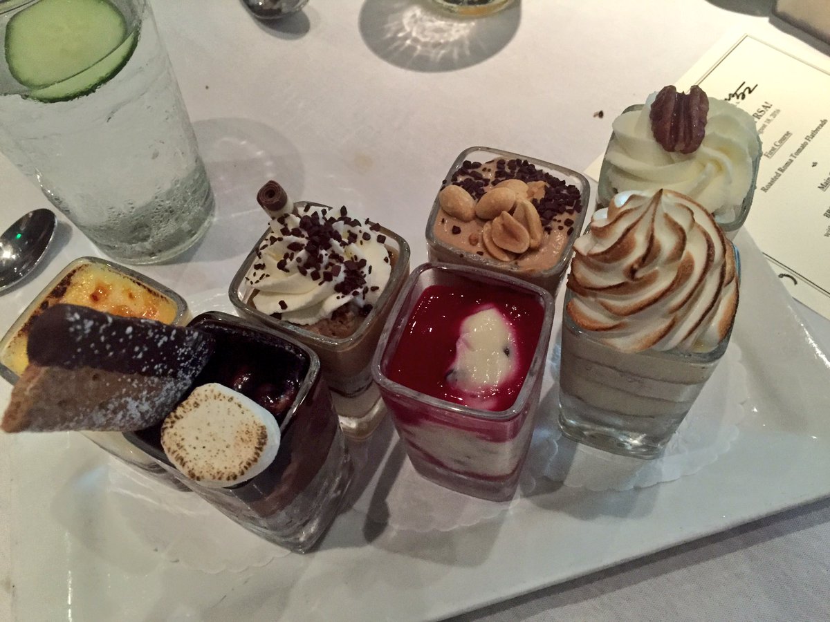 MoSchaaf11's tweet photo. Oh mannnn decisions decisions... 😋 @Seasons52 #DallasPRSA https://t.co/XrQ9NJnDkD
