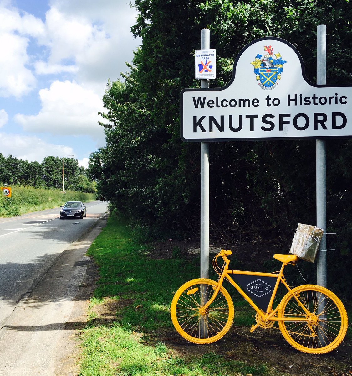 VisitCheshire's tweet image. Find out how #Knutsford is gearing up for the Tour of Britain in #Cheshire this Sept 🚴🏼 visitcheshire.com/whats-on/knuts…