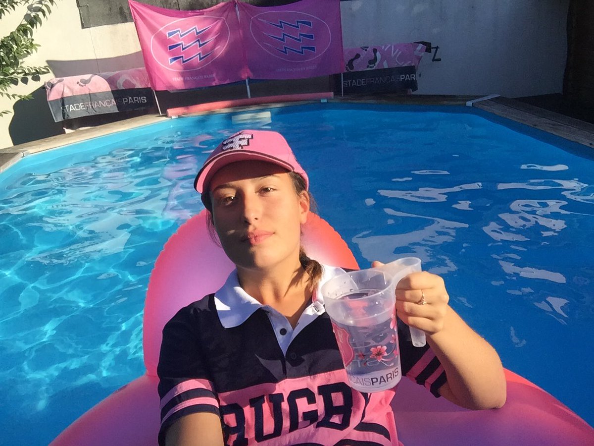 maevap74's tweet photo. Toujours derriere vous #gamesfp 💗💙🏉 @SFParisRugby https://t.co/tzQXXXnnaC