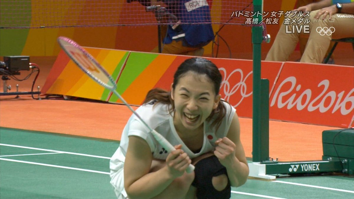 女子アスリート 胸ちら / X