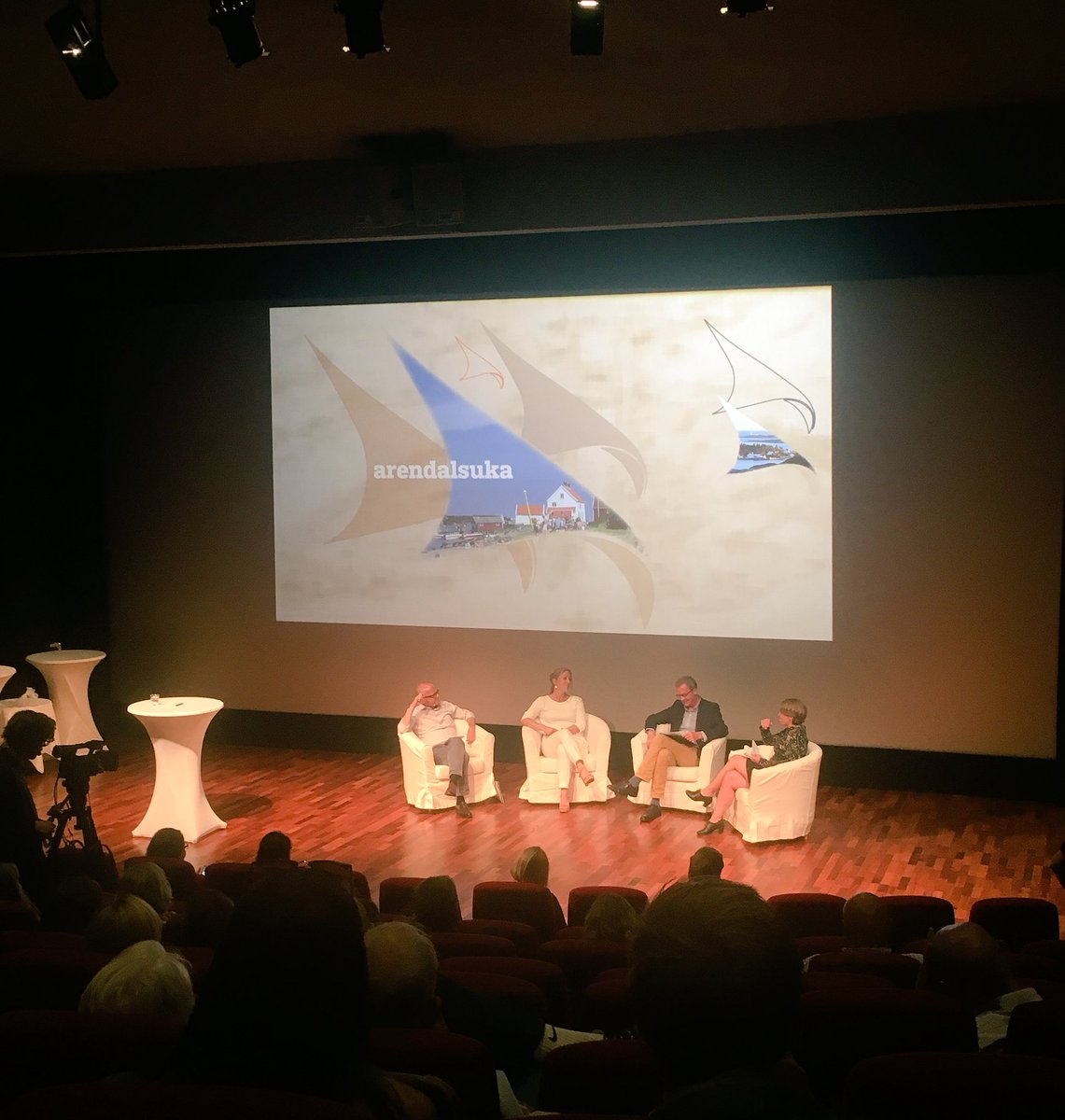 Det kommer 11 veikart fra ulike bransjer som innspill til #GrønnKonkurransekraft, sier @VidarHelgesen #arendalsuka