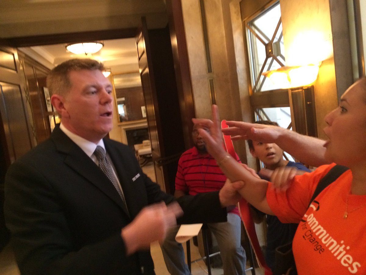 mkink's tweet photo. Yes! @GoHedgeClippers occupy 515 Park Avenue to protest Alice Walton's $$$ in NY elections @WMTFreeNYC @AQE_NY #OWS https://t.co/tI8VglGJeD