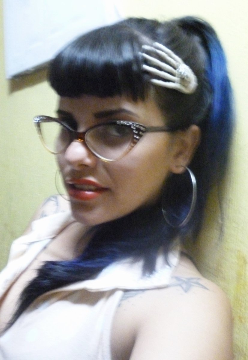 hellxcatx's tweet photo. #ifeelpretty (8) #bluehairidontcare #calaverita #chapina #inkedgirl #chicapinup #pinupgirl #followme que la gran xD https://t.co/2SAcvbR6T9