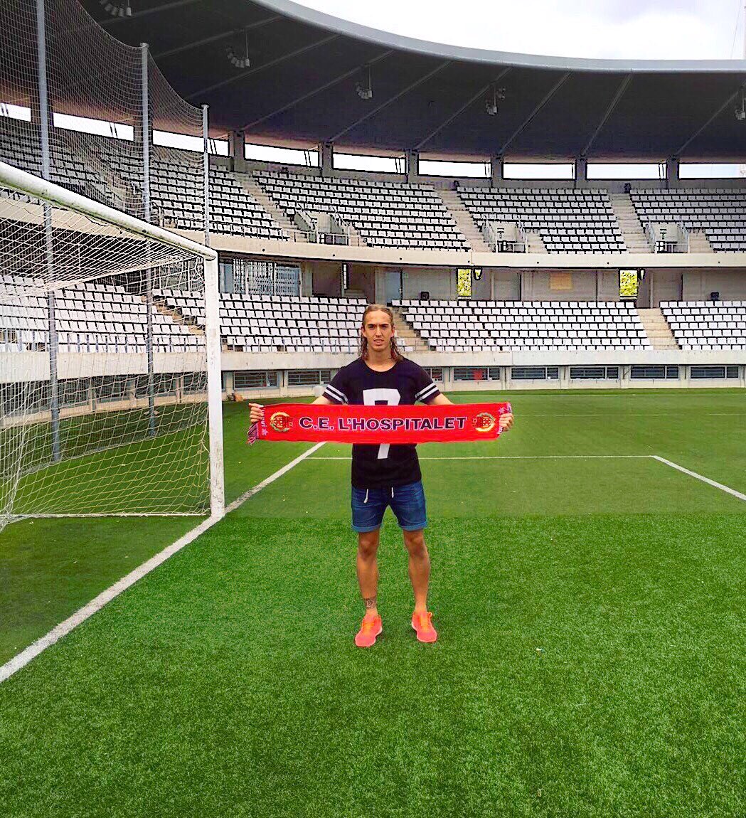 Muy feliz por esta nueva etapa en mi vida , con ganas de empezar y trabajar duro , Alea Jacta Est " @CELHOficial