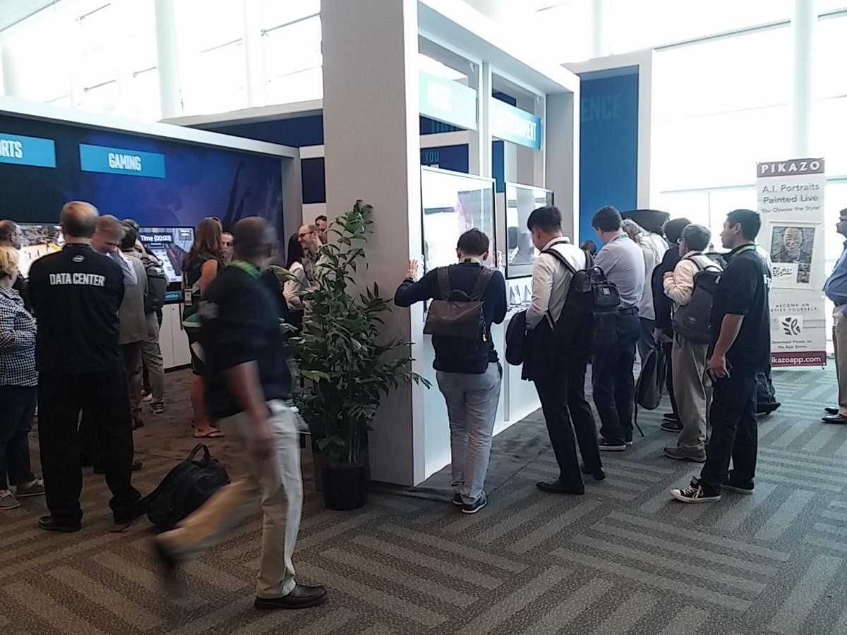 oneatlas's tweet photo. busy people everywhere idf data center #inteldczone #experience (pic below) https://t.co/NR3AdP6uMs