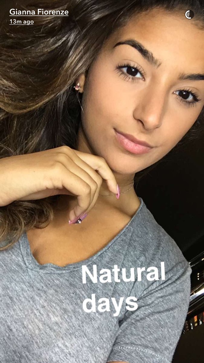 123Samantha_'s tweet photo. I love it when makeup artist are still so beautiful without makeup! @giannafiorenze #naturaldays https://t.co/PveB2osRQZ