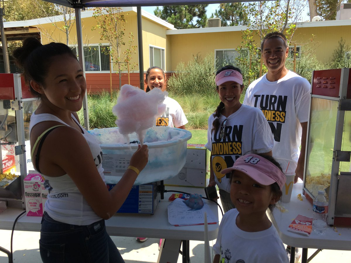 Thanks to our volunteers for helping us share Kindness at the HOPEfest Back to School event in Long Beach! #LBC #TKO