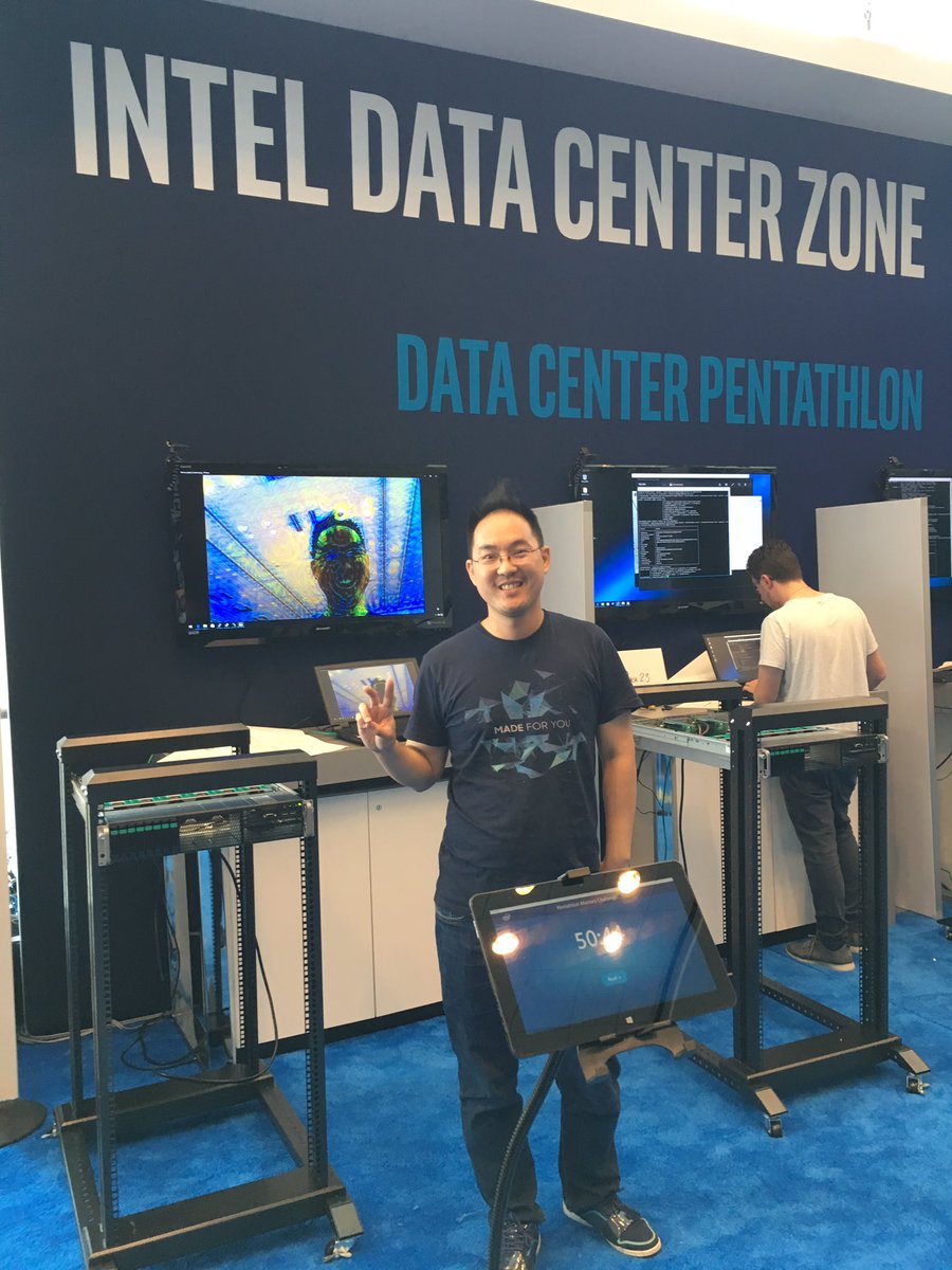 AxUnger's tweet photo. We have an #IntelDCZone winner!! Great job to everyone who played at #IDF16 https://t.co/sgS6XpQzPj