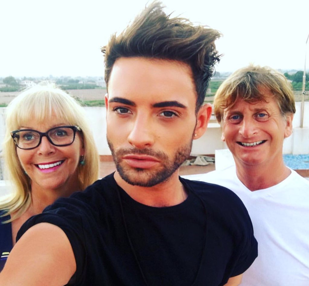 Teaching the parents my motto #ifindoubtpout