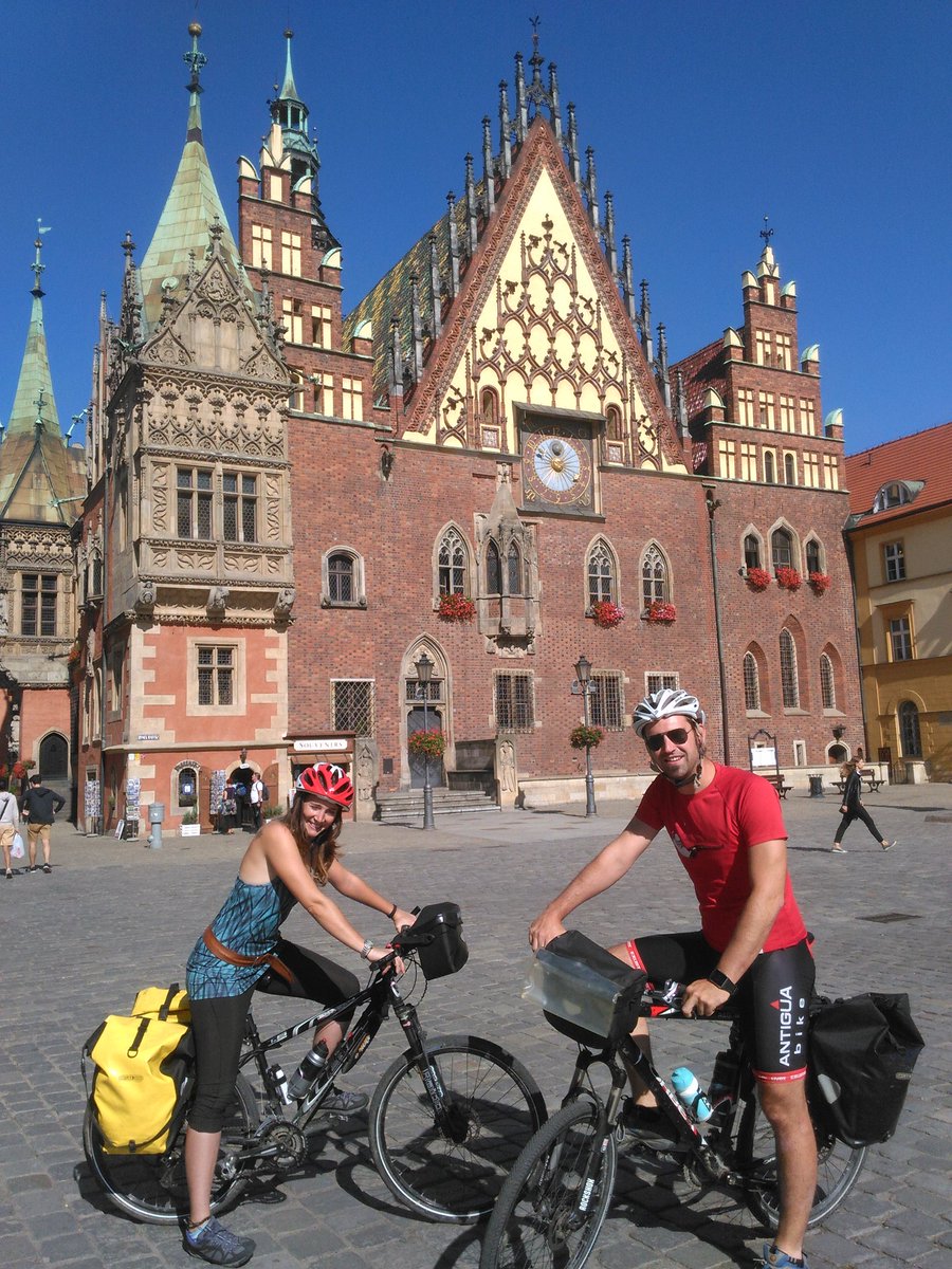 Iritsi gara!!!
Hemos llegado!!!
#Abelbideak... Avanti!!
(y no teníamos ni batería para contarlo!)
