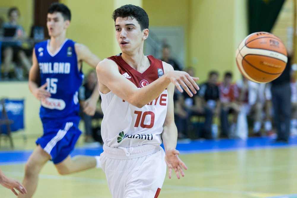 basketdergisi's tweet photo. ERAY AKYÜZ ATTI, YILDIZLAR YARI FİNALE ÇIKTI
Milliler, Finlandiya'yı uzatmada devirdi
https://t.co/mpNrqiO6Ul https://t.co/oGBZRZ3RAN