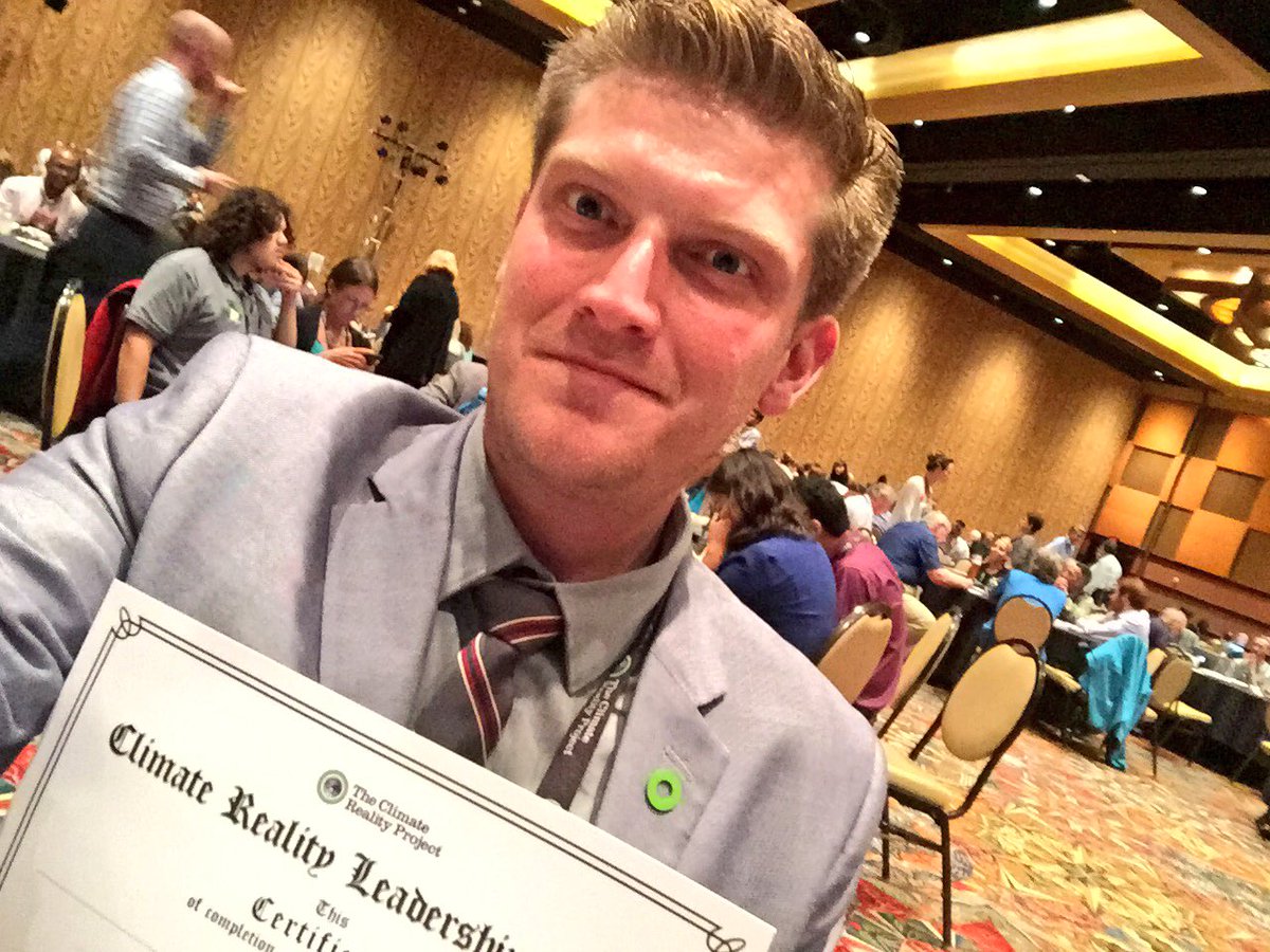JacobEyer's tweet photo. So excited to be an @ClimateReality Leader! #CRinTexas! https://t.co/DVy42zWTZG