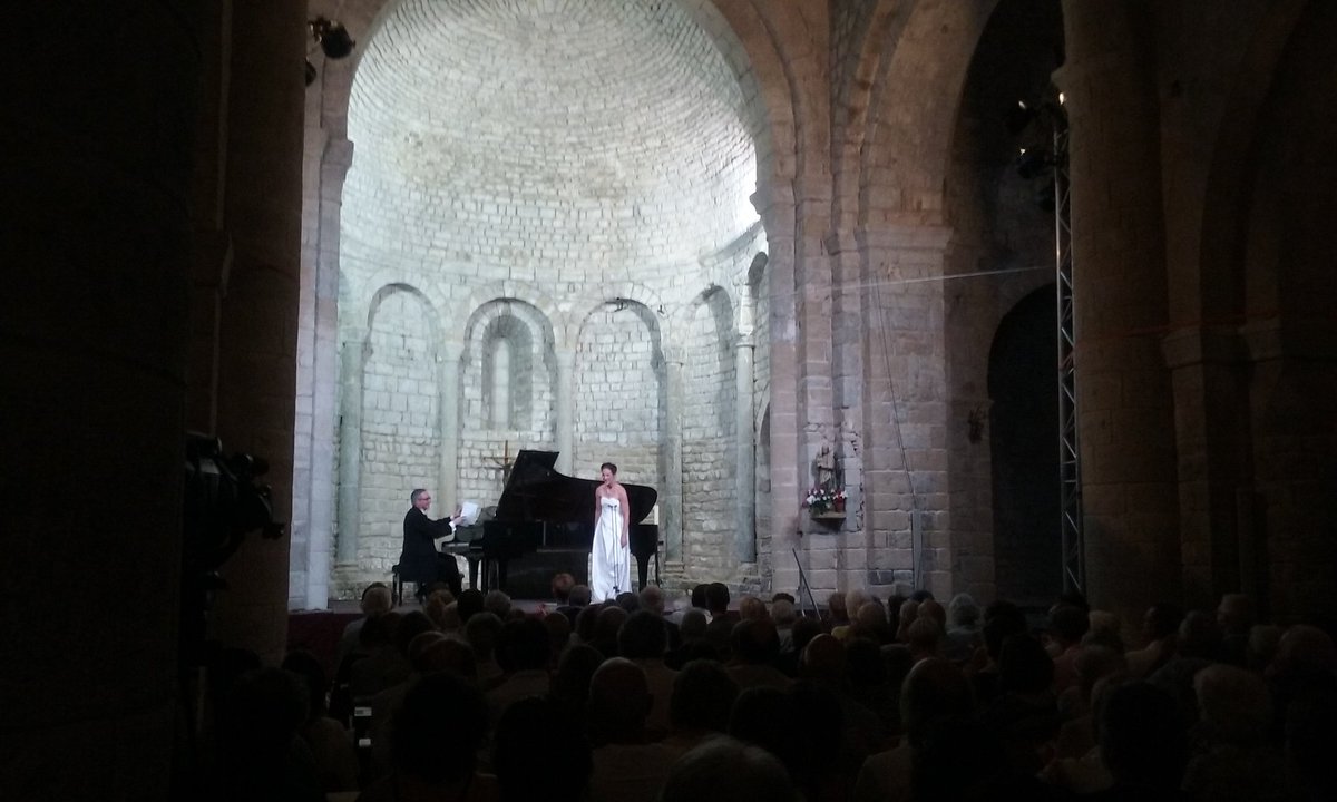 La soprano Juliane Banse obre la 24a edició de la @schubertiada16 acompanyada al piano per Wolfram Rieger.