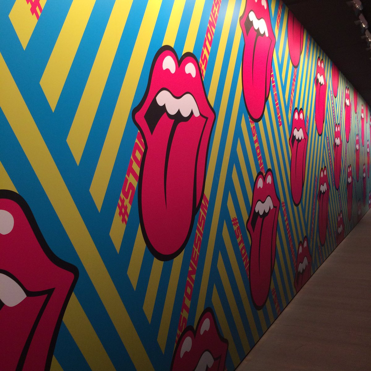Great time at the #rollingstonesexhibition with <a href="/KSS_Group/">KSS Design Group</a> #saatchi gallery #exhibitionism