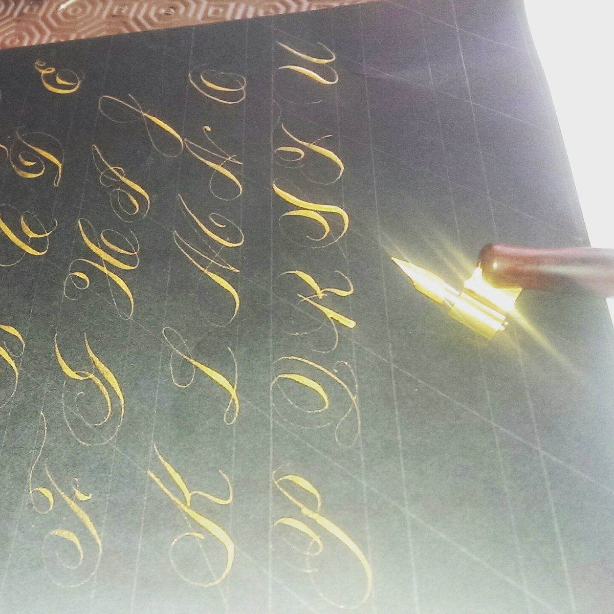 J3NKO's tweet photo. Trying the gold ink. https://t.co/lAMYPe8hCU