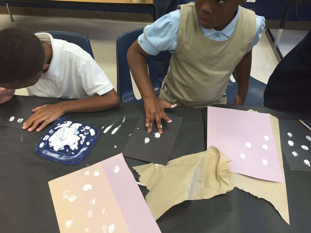 APSMAJ_Elem's tweet photo. Forensic ART! Children using science to create artwork! #STEAM #FutureForensicScientists @apsupdate @STEMGeorgia https://t.co/ji3boRpV0K