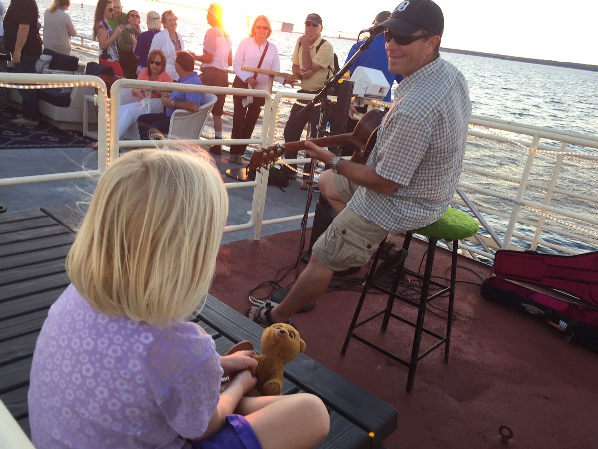 Arnold Ferry tweet media