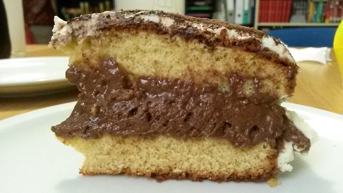 Ce soir, au CA du MFC, il y a du dessert. 

Bon anniversaire <a href="/Lionosaure/">Liono</a> ! :)