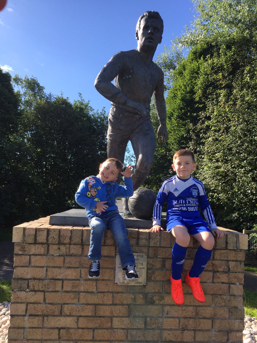 JayMe_WATP's tweet photo. My two Legends with the Legend #DavieCooper #SuperCooper #Cooper9 #Rangers #WATP https://t.co/MBNkn7Mzye