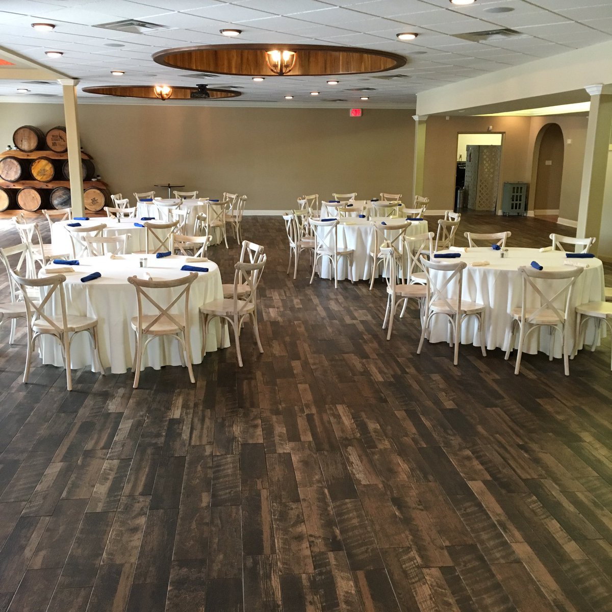 BayouBluegrass's tweet image. Hanging out at TNL with @ukcollegeoflaw and a beer pairing at Copper Roux with Clark Distributing. #ThirstyThursday