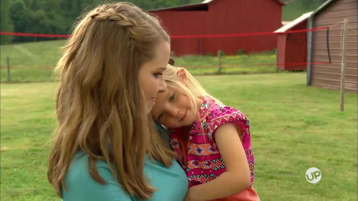 BringingUpBates's tweet photo. Who else loved seeing Addallee and Callie take to Emma? π #BringingUpBates #20thBates https://t.co/d67R1trNEv