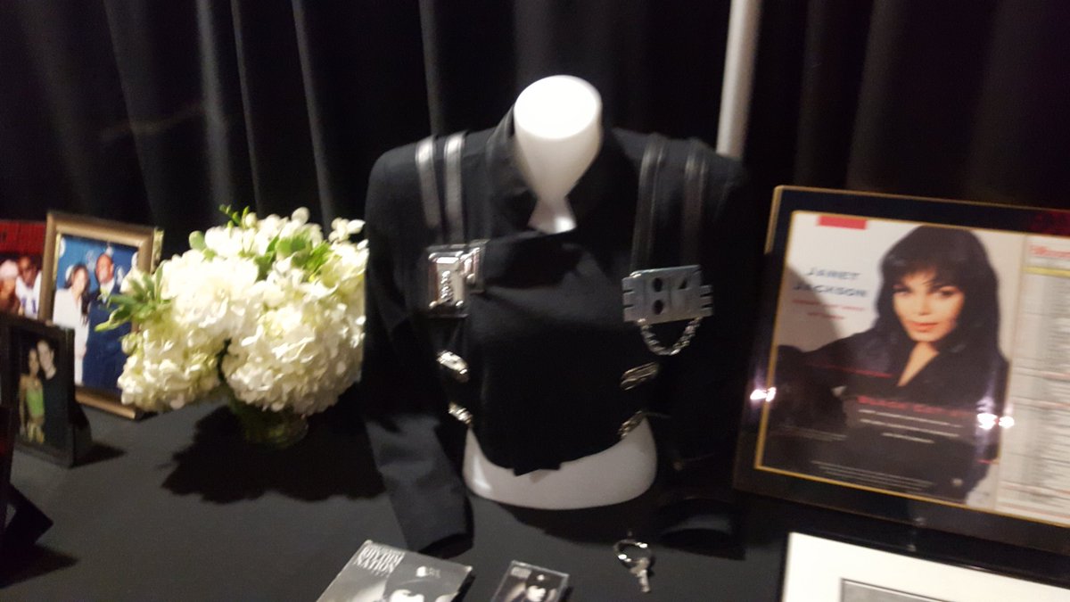 evrmoore's tweet photo. #TBT @JanetJackson #UnbreakableToronto #ConversationsInACafe https://t.co/H9WFl8DDzq