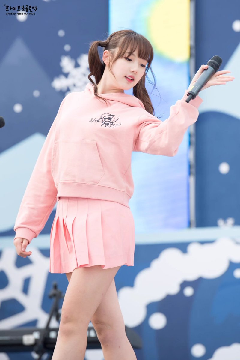 girlgroupspics's tweet photo. Happy birthday to Gfriend's umji and yerin 💖🎂 #HappyUmjiYerinDay https://t.co/MXLqe4e9KE