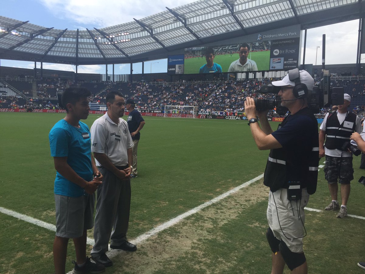 kctoros's tweet photo. Gracias sporting kc por el Reconocimiento Thank you to @SportingKC for the recognition to us for our community work. https://t.co/DHo1I5bZEo