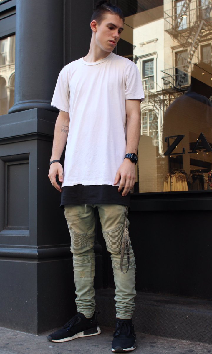 dressfortheday's tweet photo. Dudes, step up your white tshirt game: https://t.co/rIu3E6mAcq https://t.co/Zf0ZMFDhFe