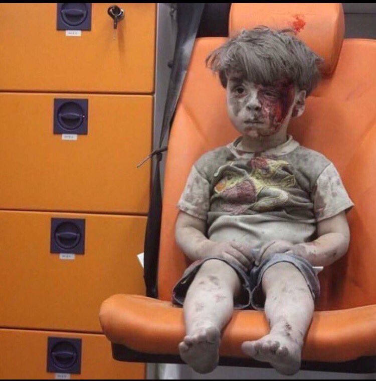 HashKsa's tweet photo. كل المحطات العالمية نقلت صورة الطفل #عمران لكن لم يذكرو من استهدفه.. نفاق الإعلام العالمي!
 #عمران_من_تحت_الركام https://t.co/gp8QGG4K8a