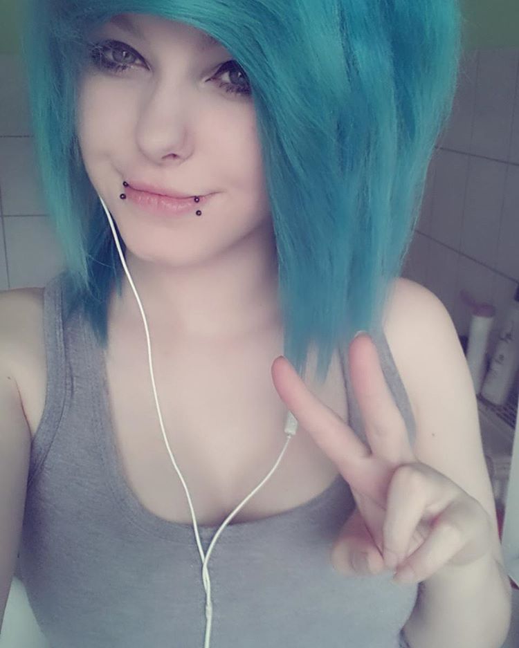 ✌