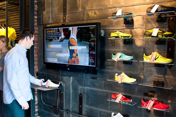 CDMVInstall's tweet photo. RFID In The Retail Market |  https://t.co/qnm7vr2lMm | @RFIDJournal @RFIDTech @irfida @HouseofRFID @davepeck #RFID https://t.co/78T3K28lfW